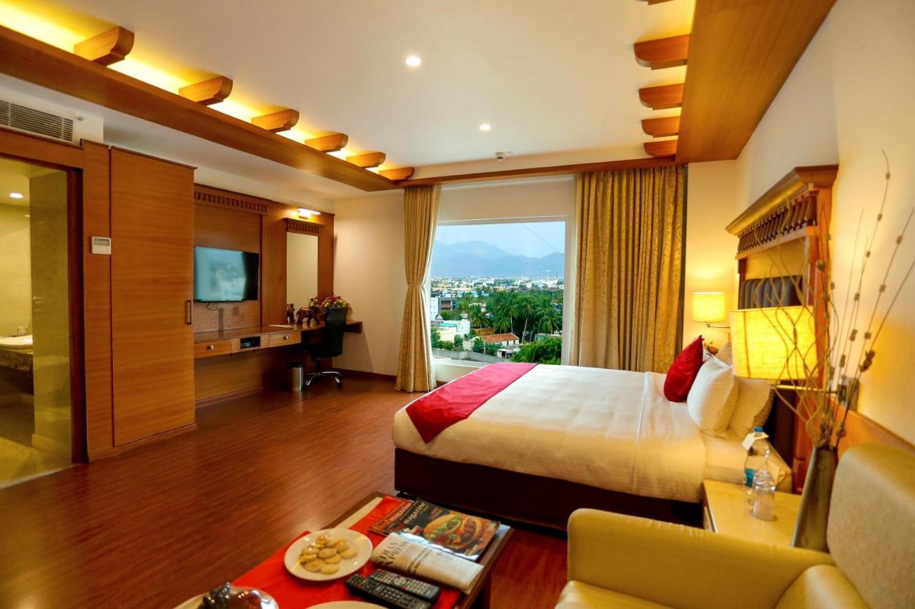 Sivaraj Inn Salem Buitenkant foto